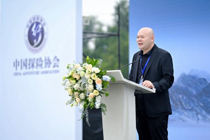 北京清晨启程：以永定门城楼为起点的2024环国境