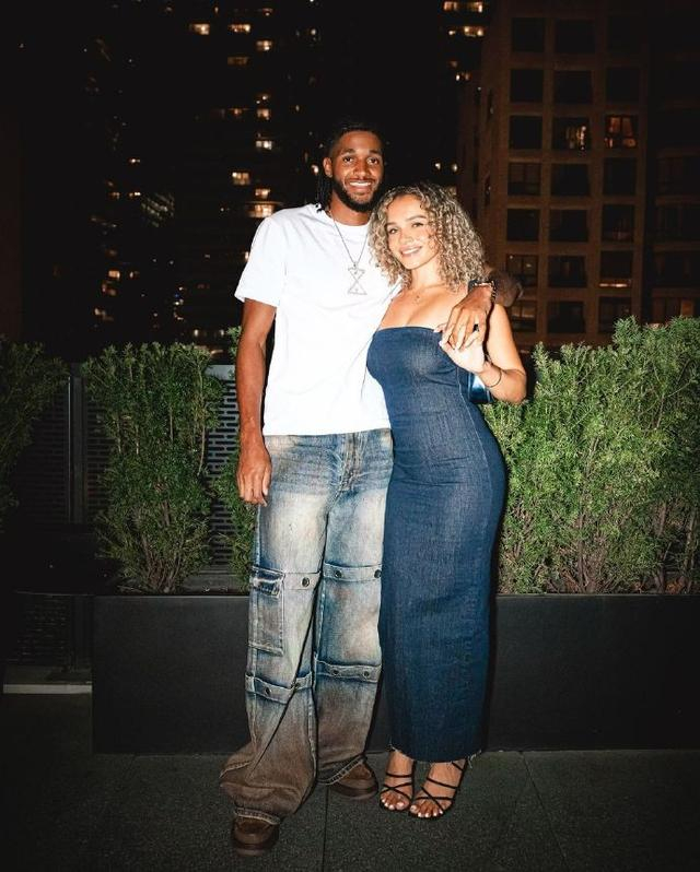 二轮秀逆袭夺冠获千万合同 以赛亚乔爱情事业双