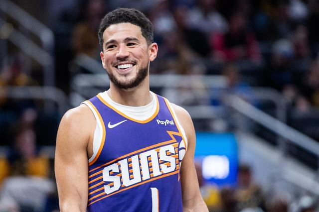 布克36分零罚球创纪录 太阳力克灰熊稳居西部第