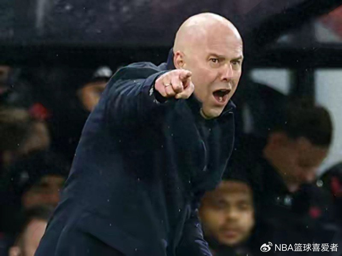 英超争四格局剧变：曼联维拉领跑，利物浦切尔