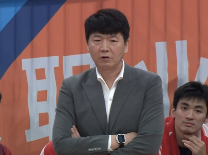 深圳15连胜终结，广厦绝杀锁定季后赛席位