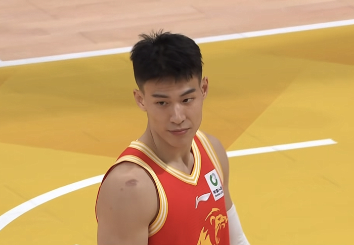 深圳15连胜终结，广厦绝杀锁定季后赛席位