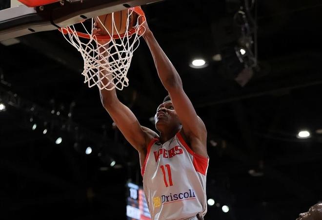 阿博基迪关键表现难救主 毒蛇惨败马刺