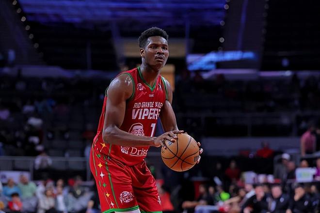 阿博基迪关键表现难救主 毒蛇惨败马刺